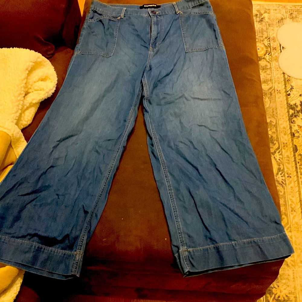 Express wide leg capris
